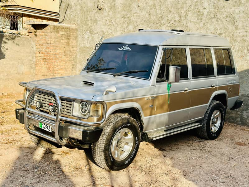 Mitsubishi Pajero Exceed 2.5D 1986 2