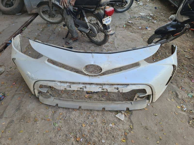 toyota prius alfa 2017 front bumper 1