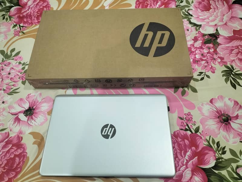 HP 15.6" Core i5, 10 Generation Just like New + Complete Box 1