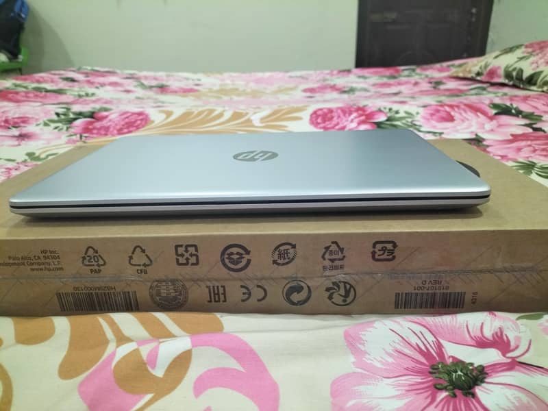 HP 15.6" Core i5, 10 Generation Just like New + Complete Box 3