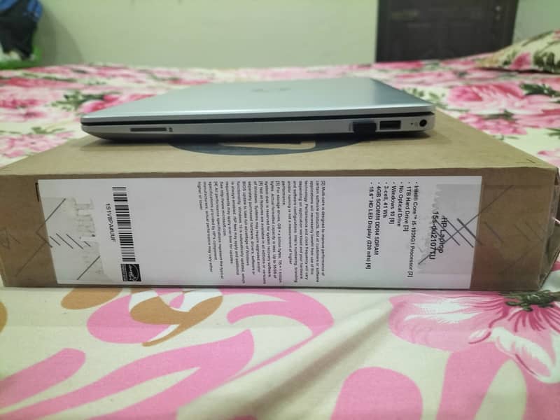 HP 15.6" Core i5, 10 Generation Just like New + Complete Box 4