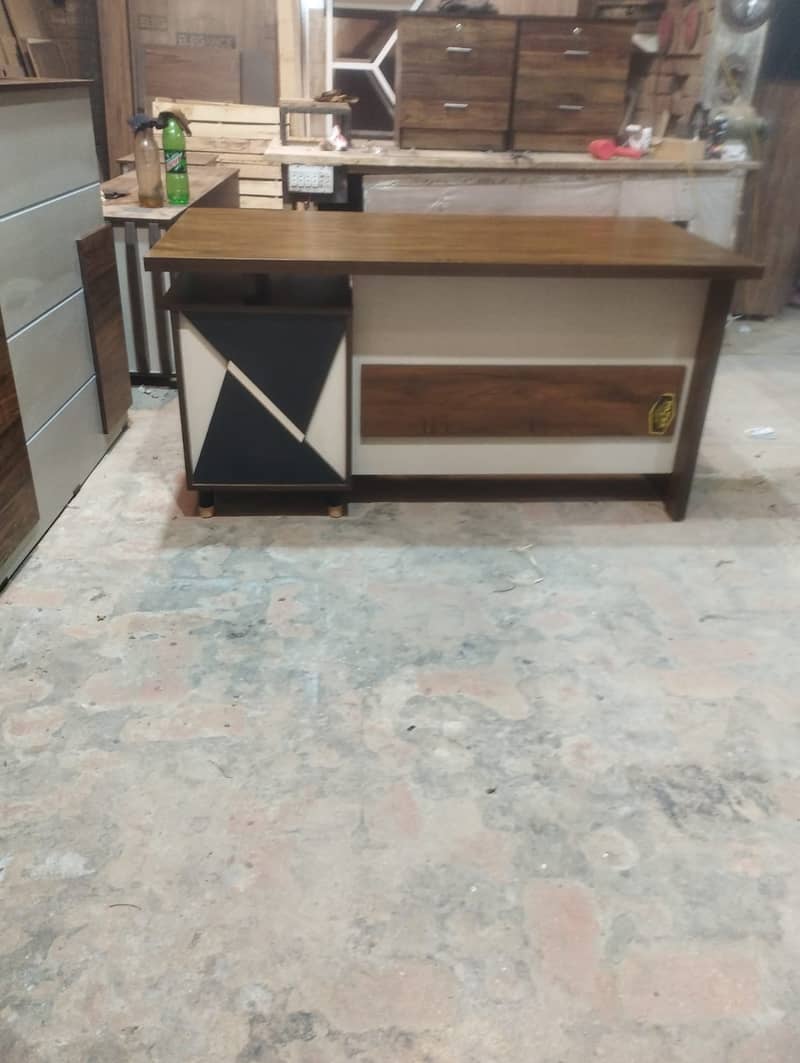 Table /office table /Executive Table / Boss Table /Workstations 9