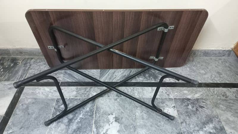 folding table in good condition for sale. 4