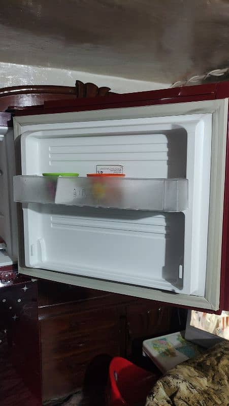 PEL Refrigerator (Medium Size Fridge) 7