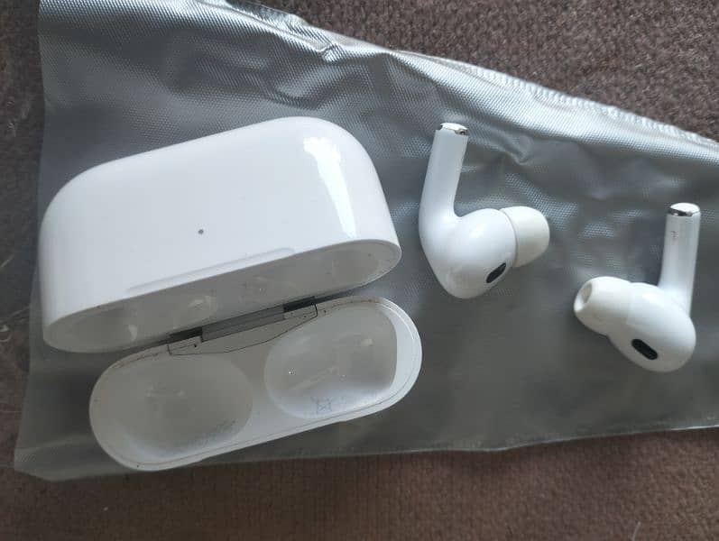 Apple AirPods Pro 2 (2nd generation) Type-C 4