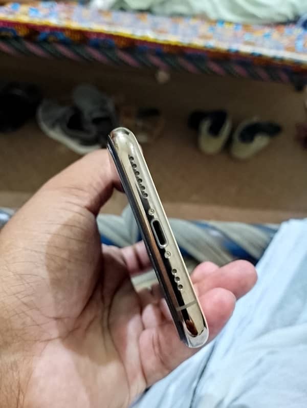 iPhone 11 Pro 256GB (Non-PTA) 1