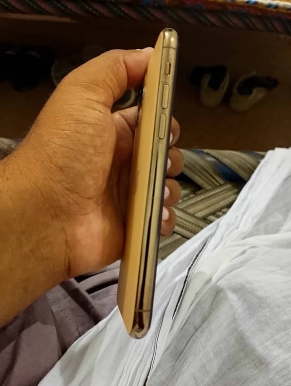 iPhone 11 Pro 256GB (Non-PTA) 2