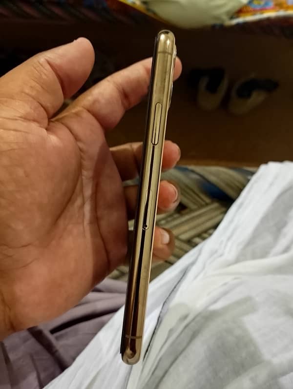 iPhone 11 Pro 256GB (Non-PTA) 4