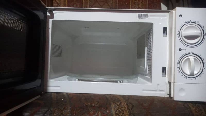 Dawlance microwave oven brand new condition 1