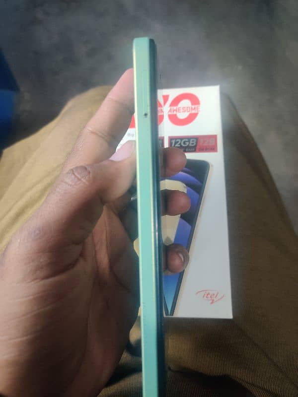 itel a70 4+8+128gb sath box ha chgar nhi ha 4