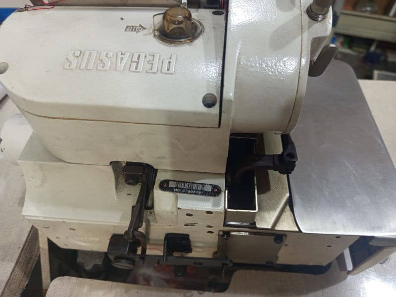 Pegasus M700 pico/overlock machine only head 4