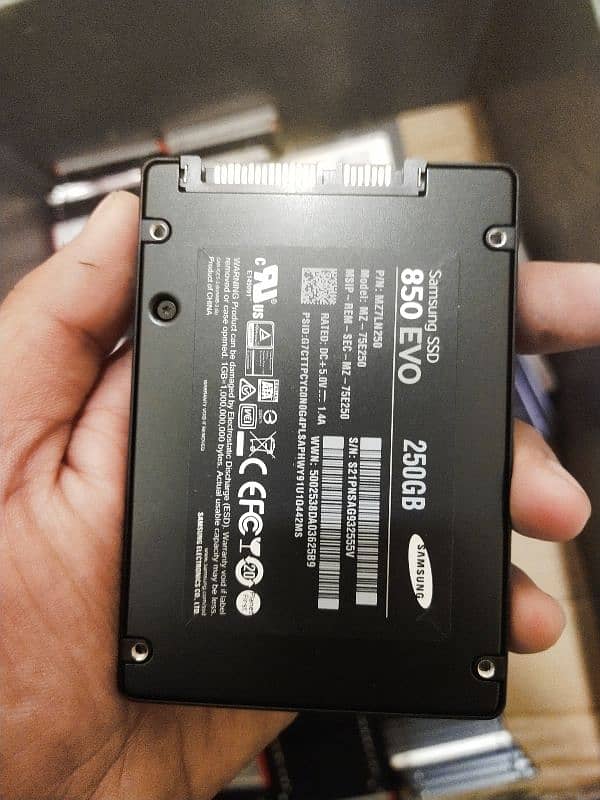 128/256gb SSD 2.5" 2