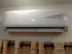 Hair Ac Running condition chilled good condition