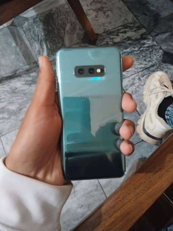 Samsung galaxy s10e 5