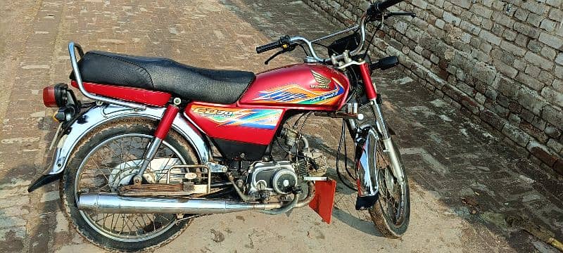 HONDA CD70 MOTORCYCLE MODEL 2020 1