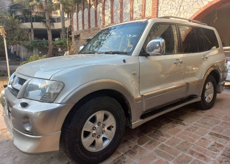 Mitsubishi Pajero GLS full option exchange possible 9