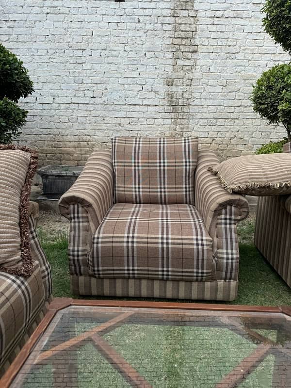 6 Seats sofa set brand new condition 2