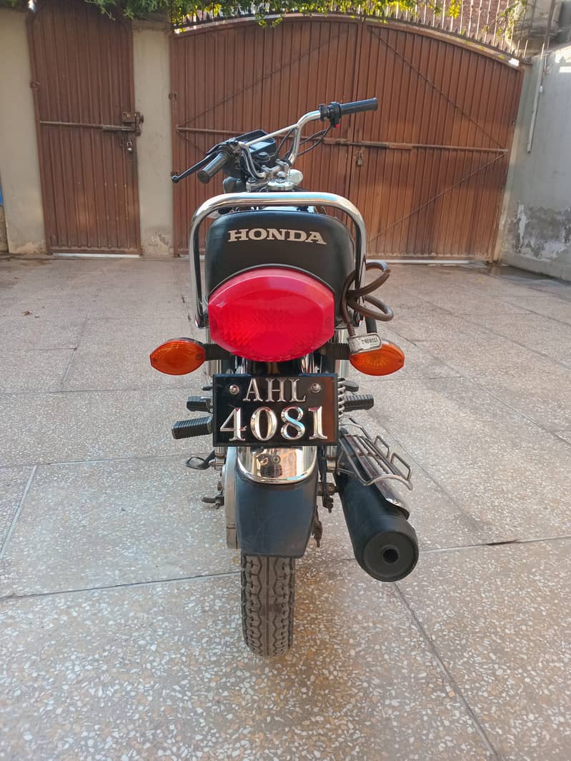 Honda CG 125 Special Edition 3