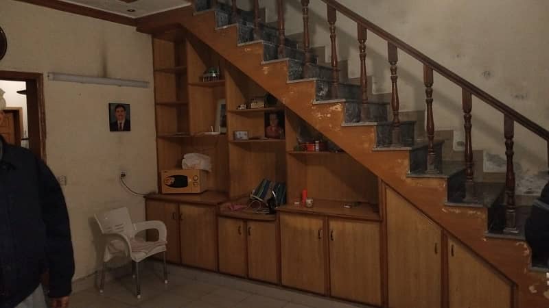 6.5 Marla 03-Bedrooms House is available for Sale in Gulshan Colony, Lahore 4