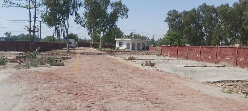 14 KANAL COMMERCIAL INDUSTRIAL PROPERTY NEAR PAJIAN CHOCK ON RAIWIND FOR SALE 2