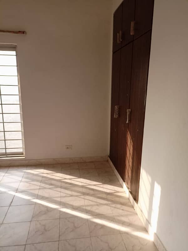 2 Bed Apartment For Rent In Askari 11 Sec C 6