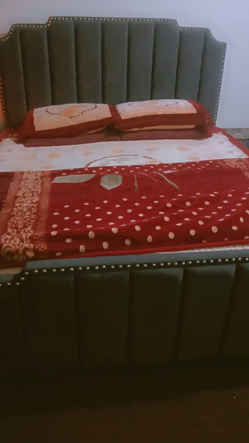 Bed set / king size bed / wooden bed / poshish / luxury bed /for sale 0