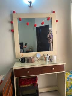 Dressing table