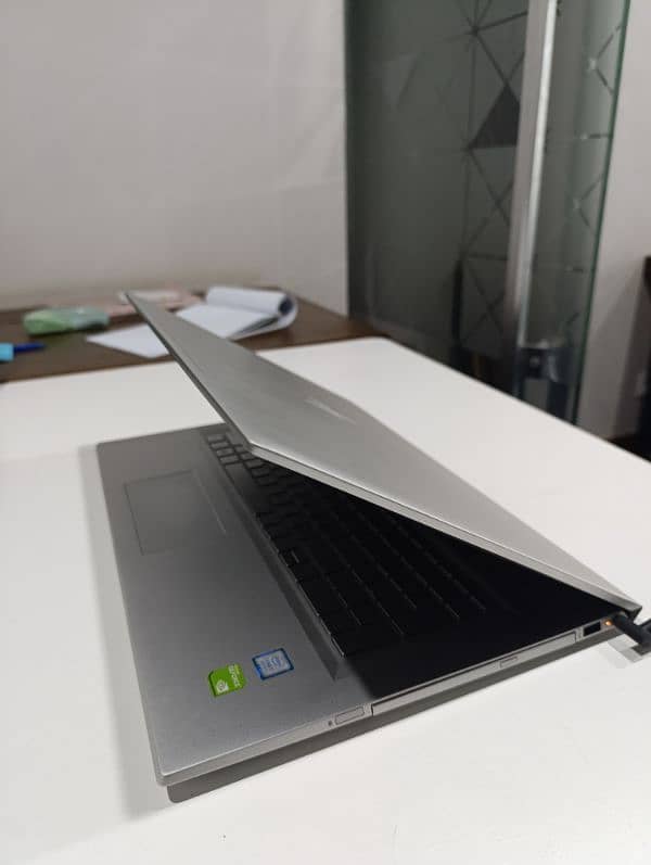 HP ENVY 17, Intel Core i7 8th Gen (16/512GB SSD) 2