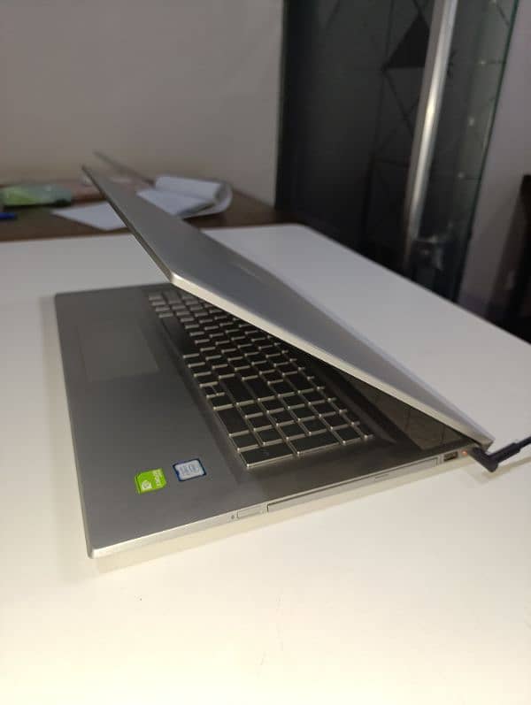 HP ENVY 17, Intel Core i7 8th Gen (16/512GB SSD) 3