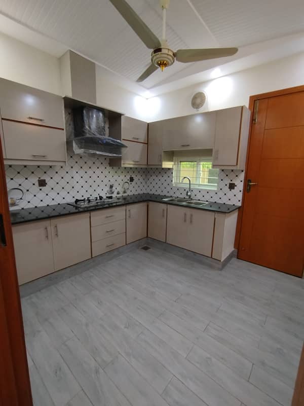 10 MARLA BRAND NEW HOUSE AVAILABLE FOR RENT IN VANUS HOUSING SCHEME LAHORE 6