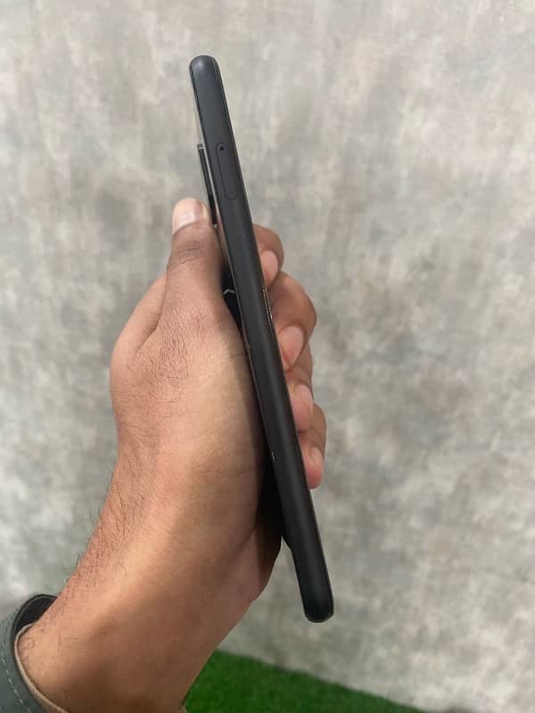 Google pixel 4 XL non PTA for sale in lush condition 8