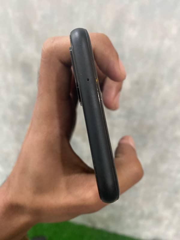 Google pixel 4 XL non PTA for sale in lush condition 9