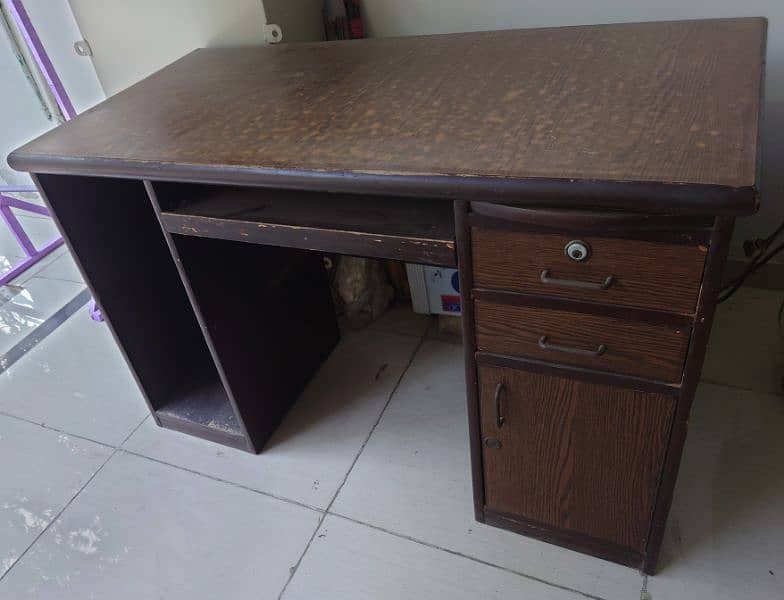 USED Computer Table for sale 1