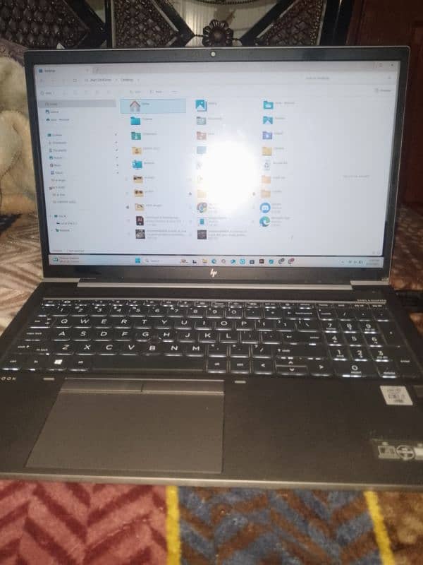 HP zbook firefly 15 G7 mobile work station 0