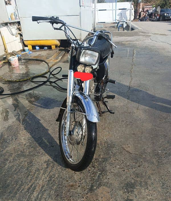 Urgent sale honda 125 5