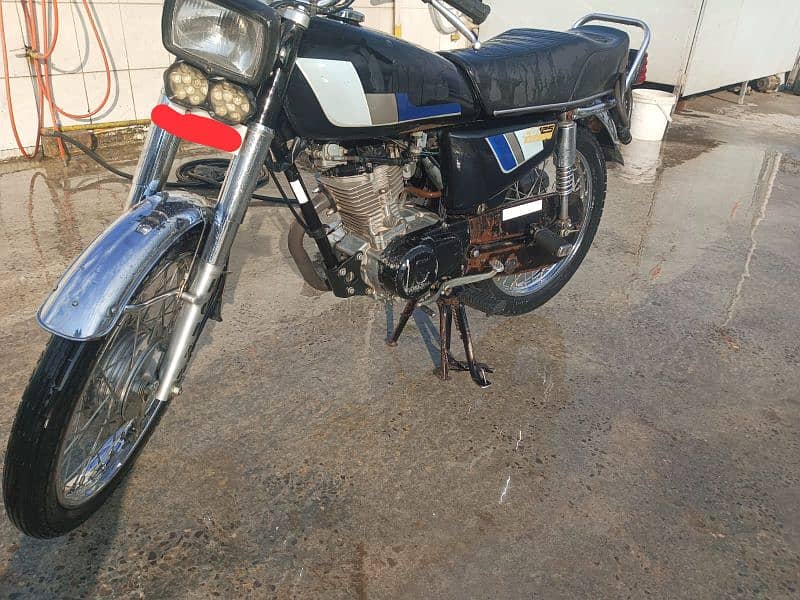 Urgent sale honda 125 6