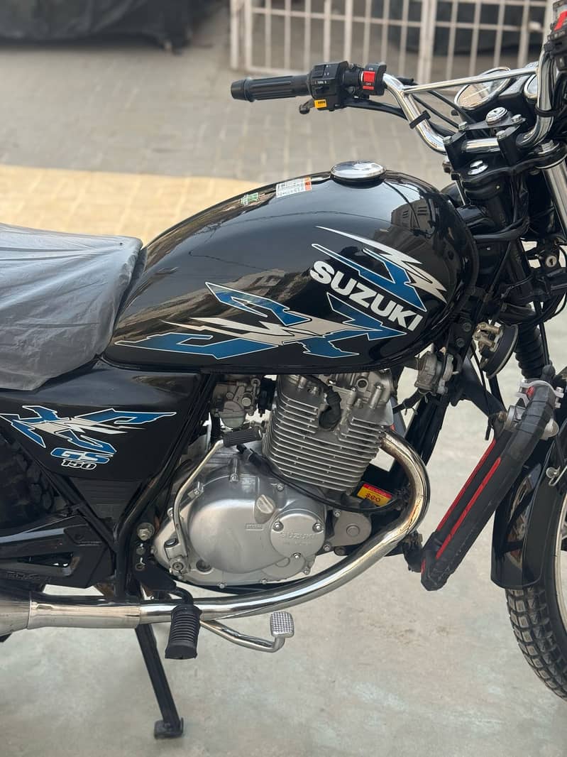 Suzuki GS 150 2022 4