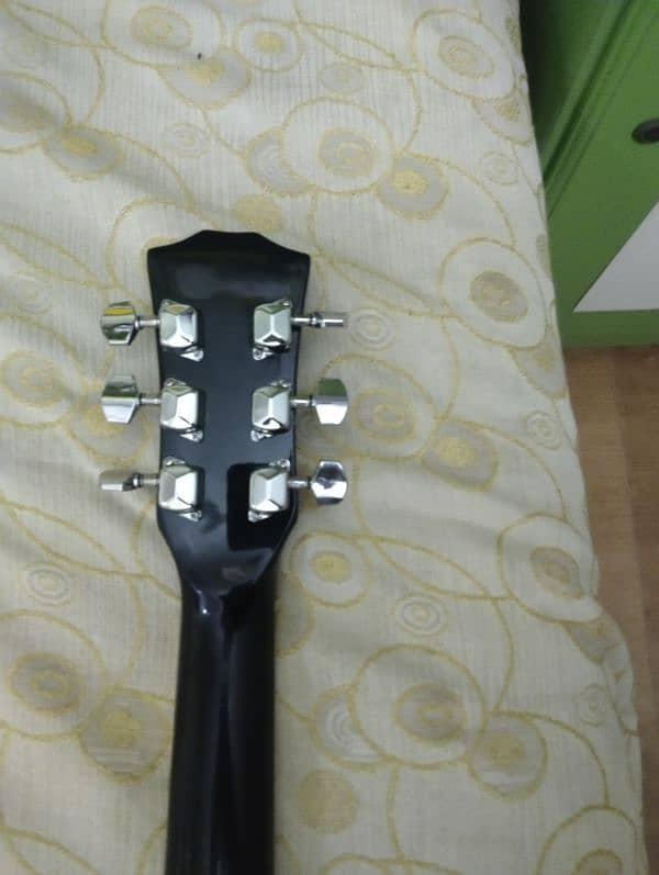 Guitar in good condition 1