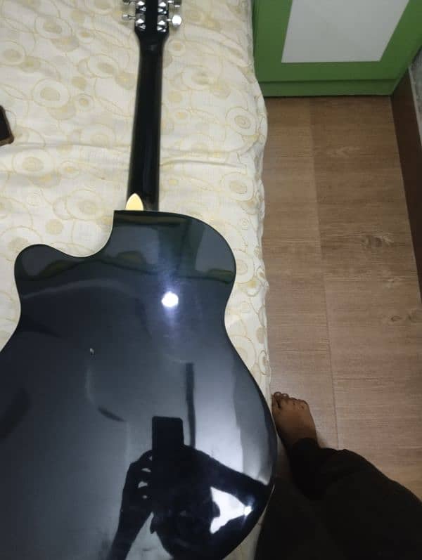 Guitar in good condition 2