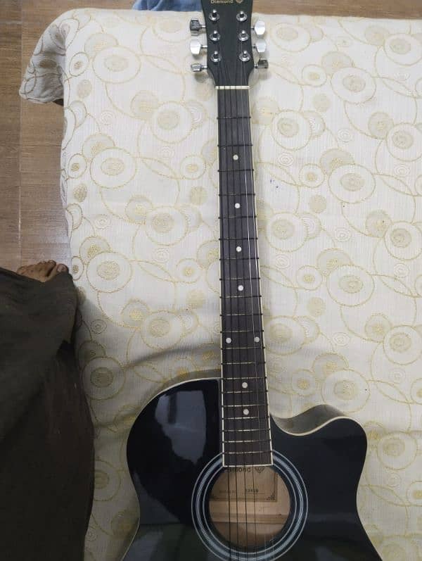 Guitar in good condition 3