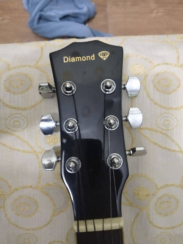 Guitar in good condition 4