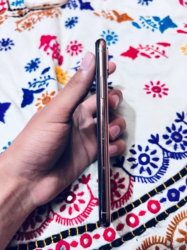 iPhone XS 256gb pta approved 1