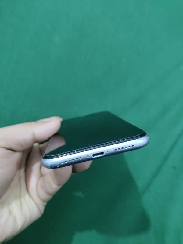 Iphone 11 64gb jv non PTA 5