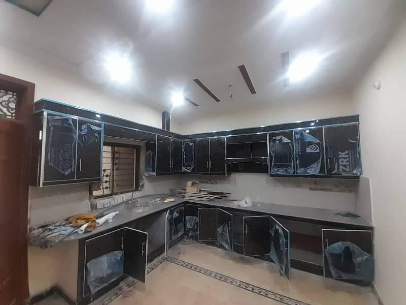 5.5 Marla Triple Storey House Available For Sale In Lalazar2 6