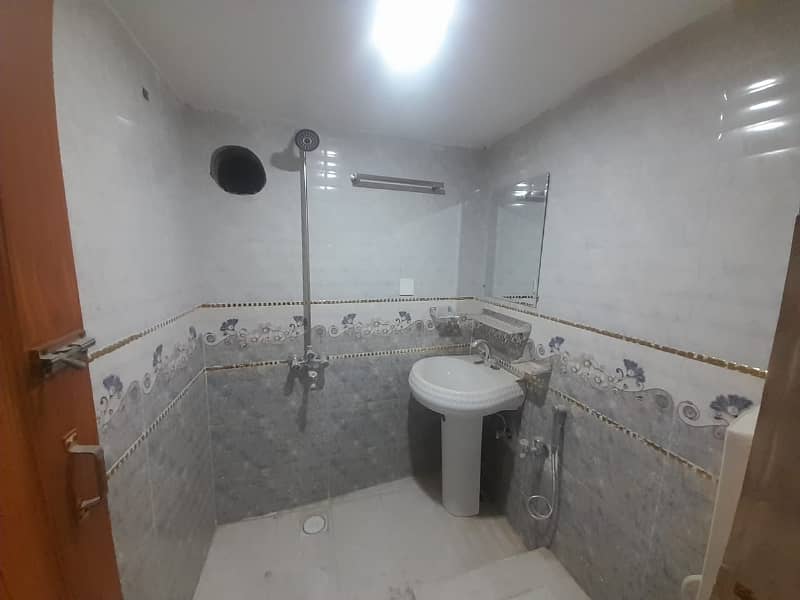 5.5 Marla Triple Storey House Available For Sale In Lalazar2 34