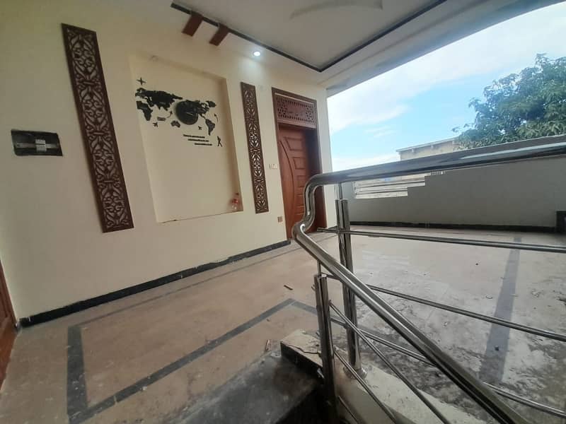 5.5 Marla Triple Storey House Available For Sale In Lalazar2 37