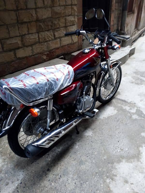 Qaidi 804 bike for sale  Honda CG 125 model 24 Islamabad number 804 4