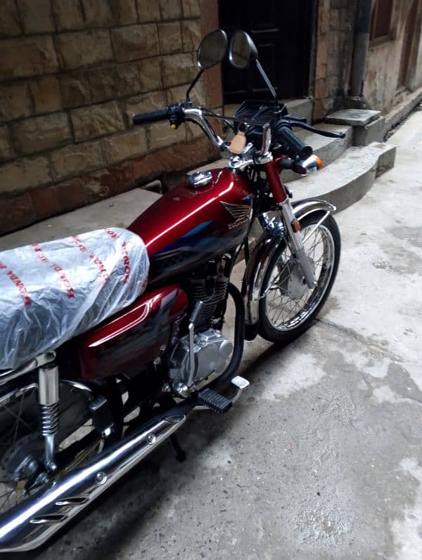 Qaidi 804 bike for sale  Honda CG 125 model 24 Islamabad number 804 8