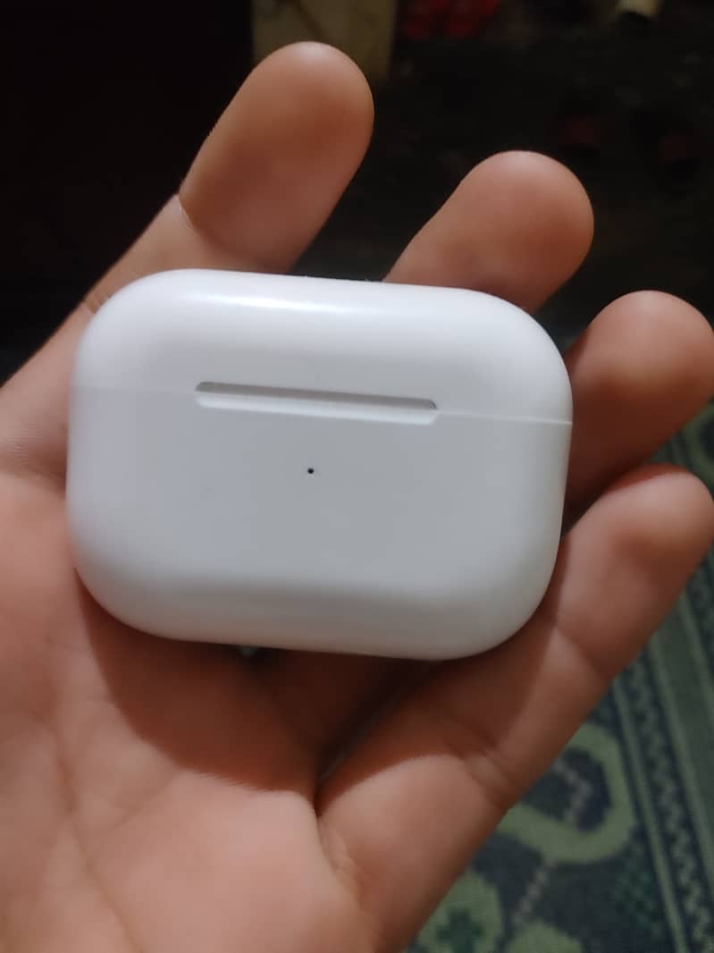 AIRPODS FOR SALE 3