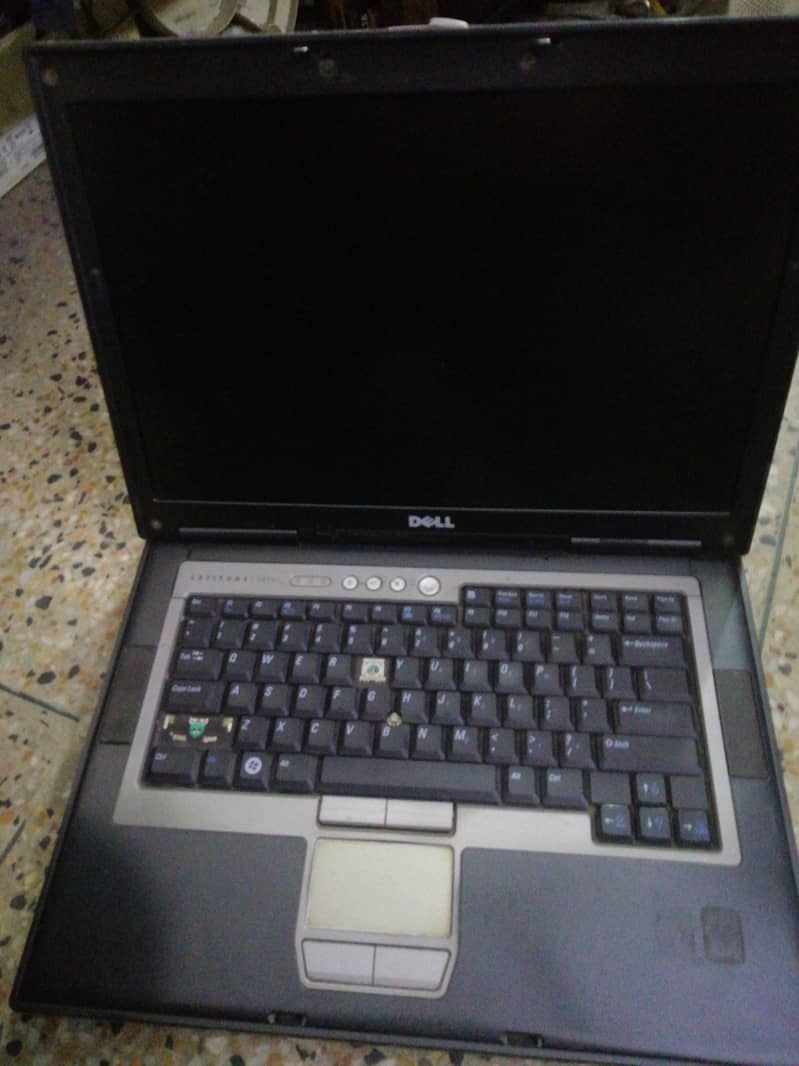 Dell latitude D830 Intel core 2 Dou 1